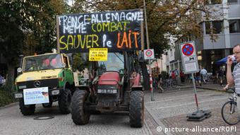 Август 2015 года: совместный протест фермеров Германии и Франции против низких цен на молоко