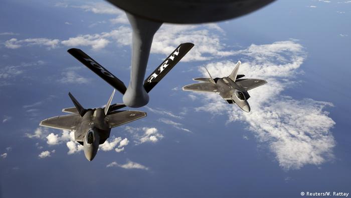 NATO Luftpatrouille Baltikum F-22 Raptor (Reuters/W. Rattay)