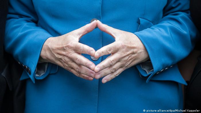 Symbolbild Angela Merkel Merkel Raute Merkelraute 
