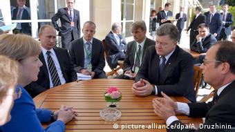 Paris Treffen Normandie-Quartett Merkel Poroschenko Hollande Putin (picture-alliance/dpa/A. Druzhinin)
