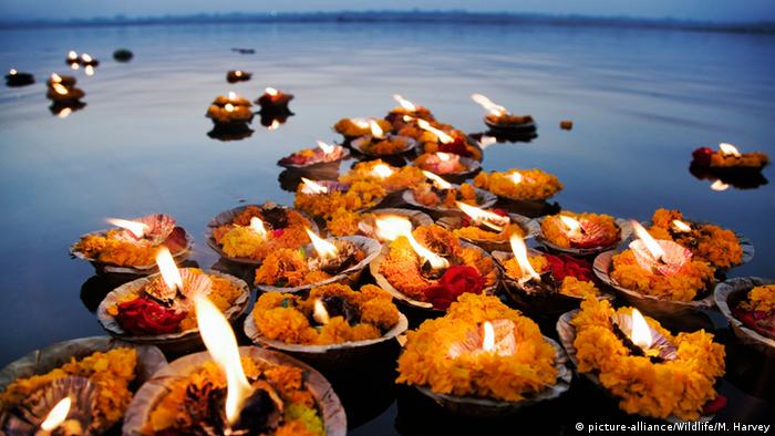   If Religious Zeremonie am Ganges 