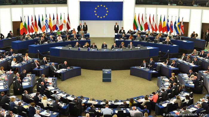 Straßburg EU Parlament Sitzung Übersicht Symbolbild (picture-alliance/AA/M. Yalcin)