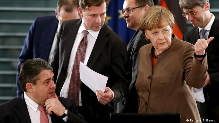 Deutschland Bund Länder Spitzentreffen zur Flüchtlingskrise Gabriel und Merkel