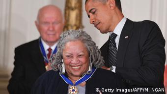 USA Obama verleiht Freiheitsmedaille des Präsidenten an Toni Morrison (Getty Images/AFP/M. NGAN)