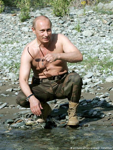 Präsident Putin beim Fischen (picture-alliance/dpa/D. Astakhov)