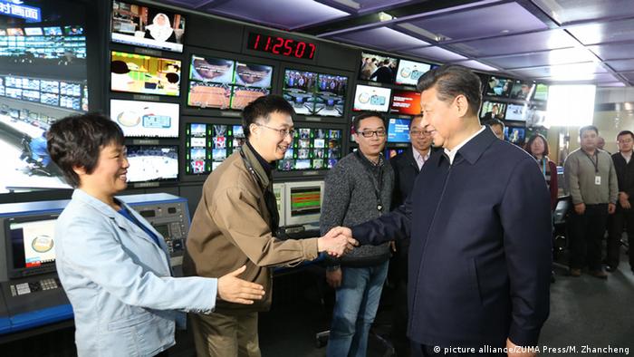 China Präsident Xi Jinping bei China Central Television CCTV (picture alliance/ZUMA Press/M. Zhancheng)