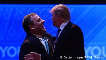 USA Chris Christie und Donald Trump (Getty Images/AFP/J. Samad)