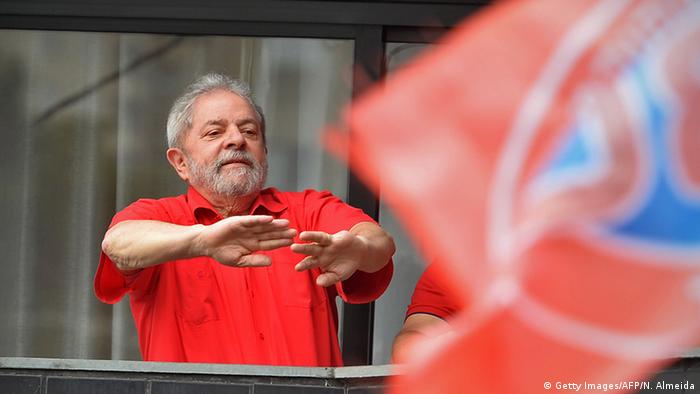 Brasilien bei Sao Luiz Inacio Lula vor Anhängern (Getty Images/AFP/N. Almeida)