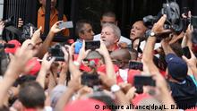 Brasilien Unterstützer für Lula vor seinem Haus
