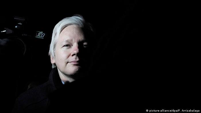 Wikileaks-Gründer Julian Assange (picture-alliance/dpa/F. Arrizabalaga)