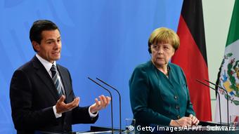 Enrique Peña Nieto y Angela Merkel en Berlín. (Archivo).