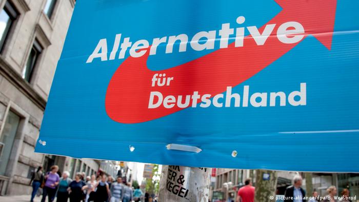 Deutschland Alternative für Deutschland Wahlplakat in Stuttgart (picture-alliance/dpa/B. Wei?brod)