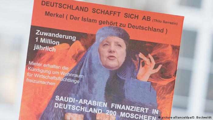 Deutschland Hamburg Plakat der AfD Ausschnitt (picture-alliance/dpa/D. Bockwoldt)
