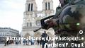 Frankreich Paris Notre Dame Soldaten (picture-alliance/dpa/Photopqr/Le Parisien/F. Dugit)
