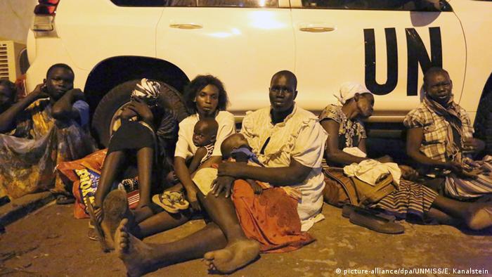 Südsudan Flüchtlinge suchen Schutz UN-Mission in Juba (picture-alliance/dpa/UNMISS/E. Kanalstein)