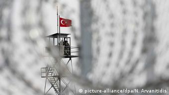 Ο Μεβλούτ Τσαβούσογλου απειλεί να καταγγείλει τη συμφωνία για το προσφυγικό εάν δεν αρθούν οι θεωρήσεις για τούρκους πολίτες