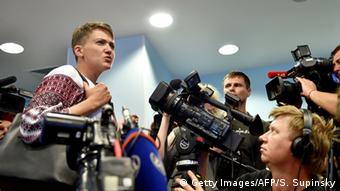 Намагання Надії Савченко вступити в прямі переговори з представниками ДНР і ЛНР зустріли в Україні критикою
