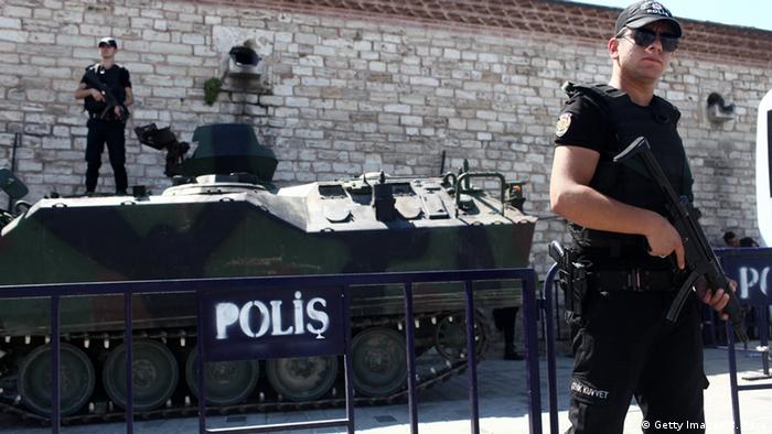 Türkei Polizei in Istanbul (Getty Images/B. Kara)