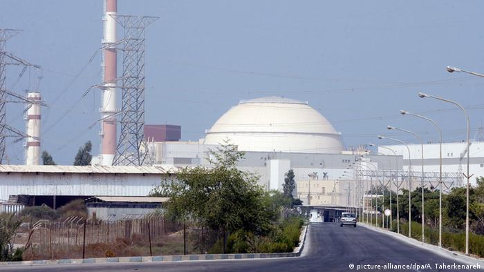 Atomkraftwerk Buschehr im Iran (picture-alliance/dpa/A. Taherkenareh)