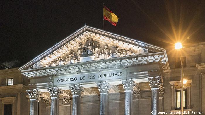 Spanien Madrid Parlament (picture-alliance/dpa/R. B. Fishman)