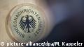 Das Siegel des Bundesnachrichtendienst (BND) (picture-alliance/dpa/M. Kappeler)