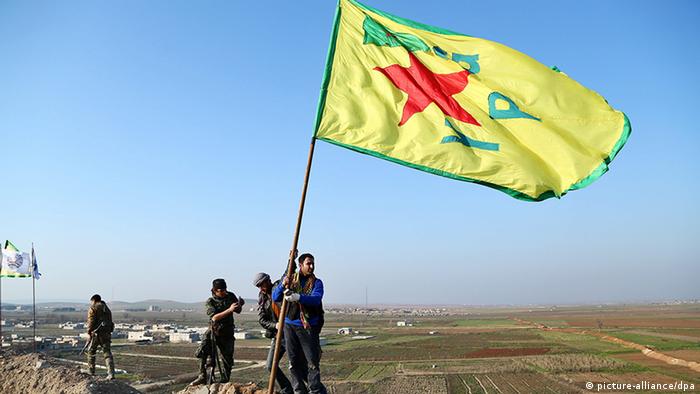 Syrien YPG Kämpfer bei Kobane (picture-alliance/dpa)