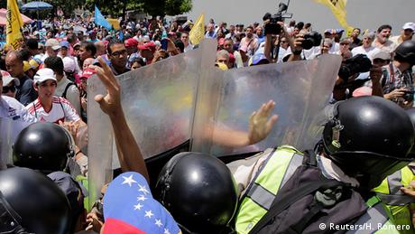 Venezuela Proteste gegen Maduro in Caracas (Reuters/H. Romero)