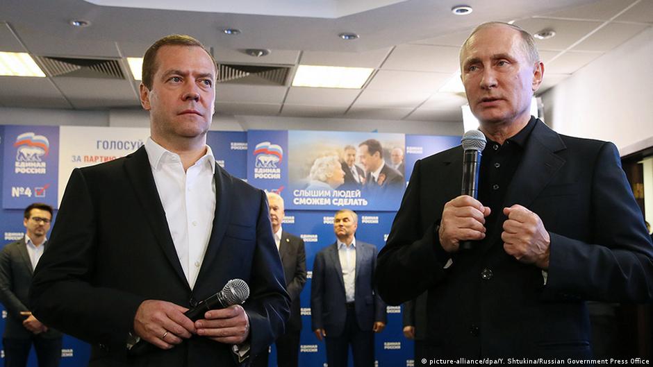 Russland Parlamentswahlen Putin und Medwedew Wahlparty