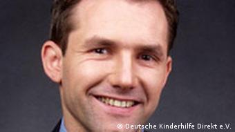 <b>Georg Ehrmann</b>, Vorstandsvorsitzender der Deutschen Kinderhilfe, ... - 2202302_404