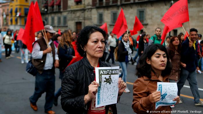Protestas contra la desaparición de los 46 estudiantes de Ayotzinapa.