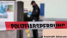 Deutschland Polizei untersucht Tatort nach Anschlag auf Moschee