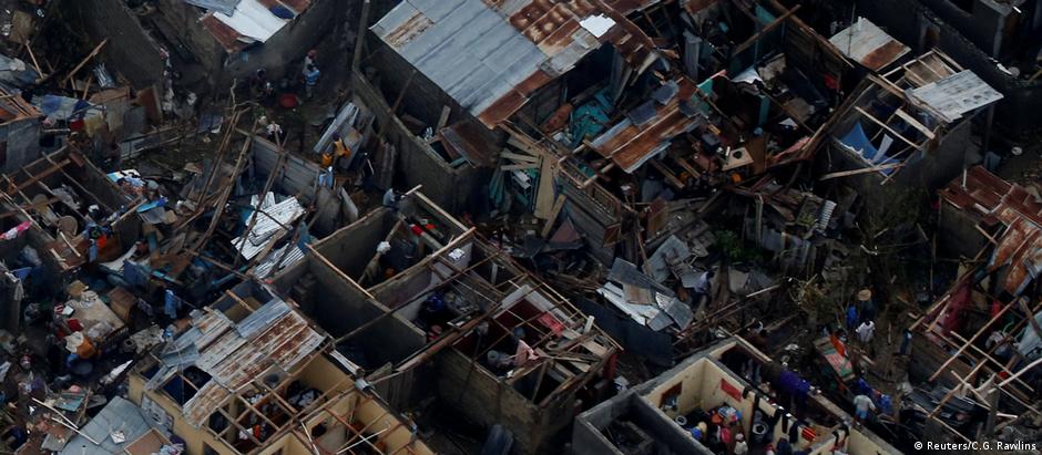 No Haiti, onde o furacão Matthew deixou ao menos 23 mortos, muitas àreas estavam sem comunicação