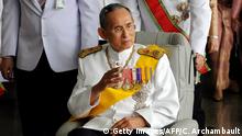 El rey de Tailandia Bhumibol Adulyadej.