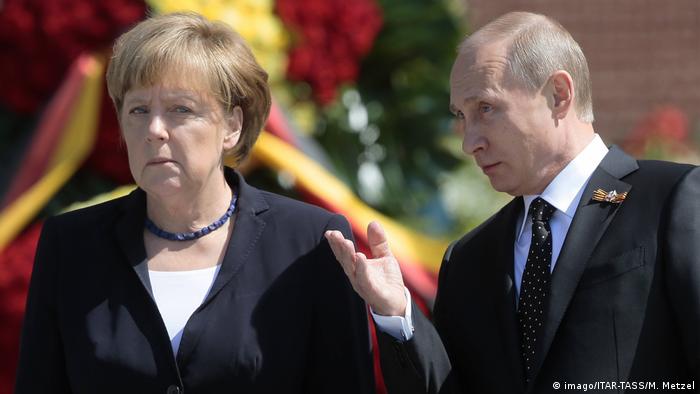 Merkel and Putin (imago/ITAR-TASS/M. Metzel)