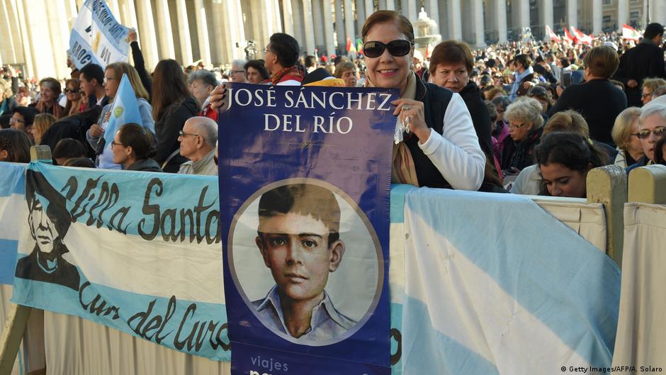 El papa Francisco proclama santos a un niño mexicano y un "cura ... - Deutsche Welle