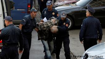 Montenegro Verhaftung in Podgorica (Reuters/S. Vasiljevic)