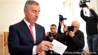 Montenegro Parlamentswahlen Milo Djukanovic (Picture-Alliance/dpa/B. Pejovic)