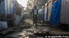 Frankreich | Das Flüchtlingslager Calais kurz vor der Schließung - erste Flüchtlinge verlassen den Jungle (imago/ZUMA Press)