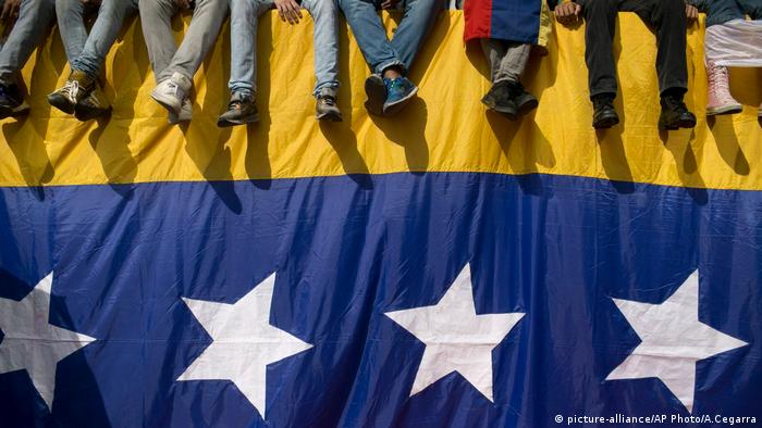 Venezuela Krise Politik Proteste Demonstration (picture-alliance/AP Photo/A.Cegarra)
