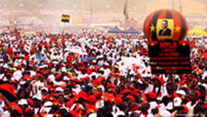 Erste Wahl in Angola seit 16 Jahren MPLA-Anhänger (picture-alliance/ dpa)