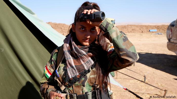 Irak Region Mossul iranisch-kurdische Kämpferinnen (Reuters/A. Jadallah)