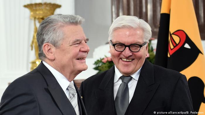 Joachim Gauck und Frank-Walter Steinmeier (picture-alliance/dpa/B. Pedersen)