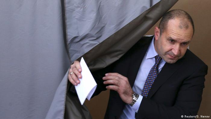 Bulgarien Präsidentschaftswahl 2. Runde Rumen Radew (Reuters/S. Nenov)