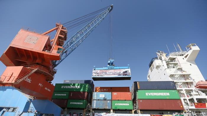 Pakistan | China und Pakistan starten ihre Handelsroute (picture-alliance/AA)