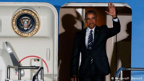Deutschland Berlin Tegel Air Force One mit U.S Präsident Barack Obama (Reuters/F. Bensch)