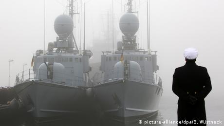 Deutschland Mecklenburg-Vorpommern Außerdienststellung des letzten Schnellbootgeschwaders der Marine BdT (picture-alliance/dpa/B. Wüstneck)