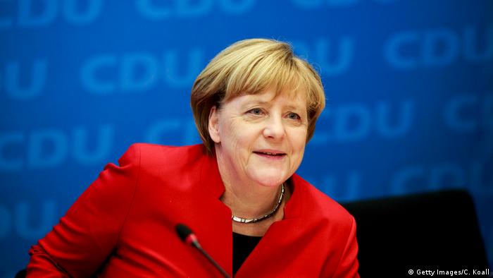 Angela Merkel anuncia candidatura a reeleição