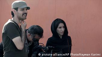 Iran Keywan Karimi bei Dreharbeiten zum Film Writing On The City (picture-alliance/AP Photo/Keywan Karimi)