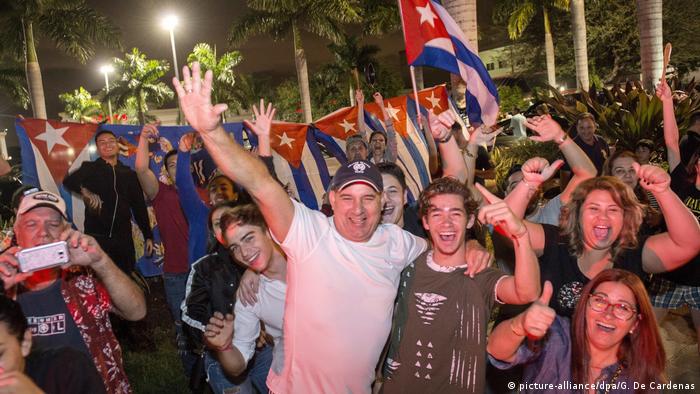 USA Miami Reaktionen Tod Fidel Castro (picture-alliance/dpa/G. De Cardenas)