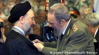 Kuba Fidel Castro verleiht Chatami Orden (picture-alliance/dpa/N. Barroso)